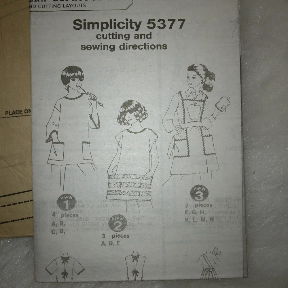 SIMPLICITY S9868 Sz S-XL Vintage 1970s style aprons in 3 styles EASY-TO-SEW